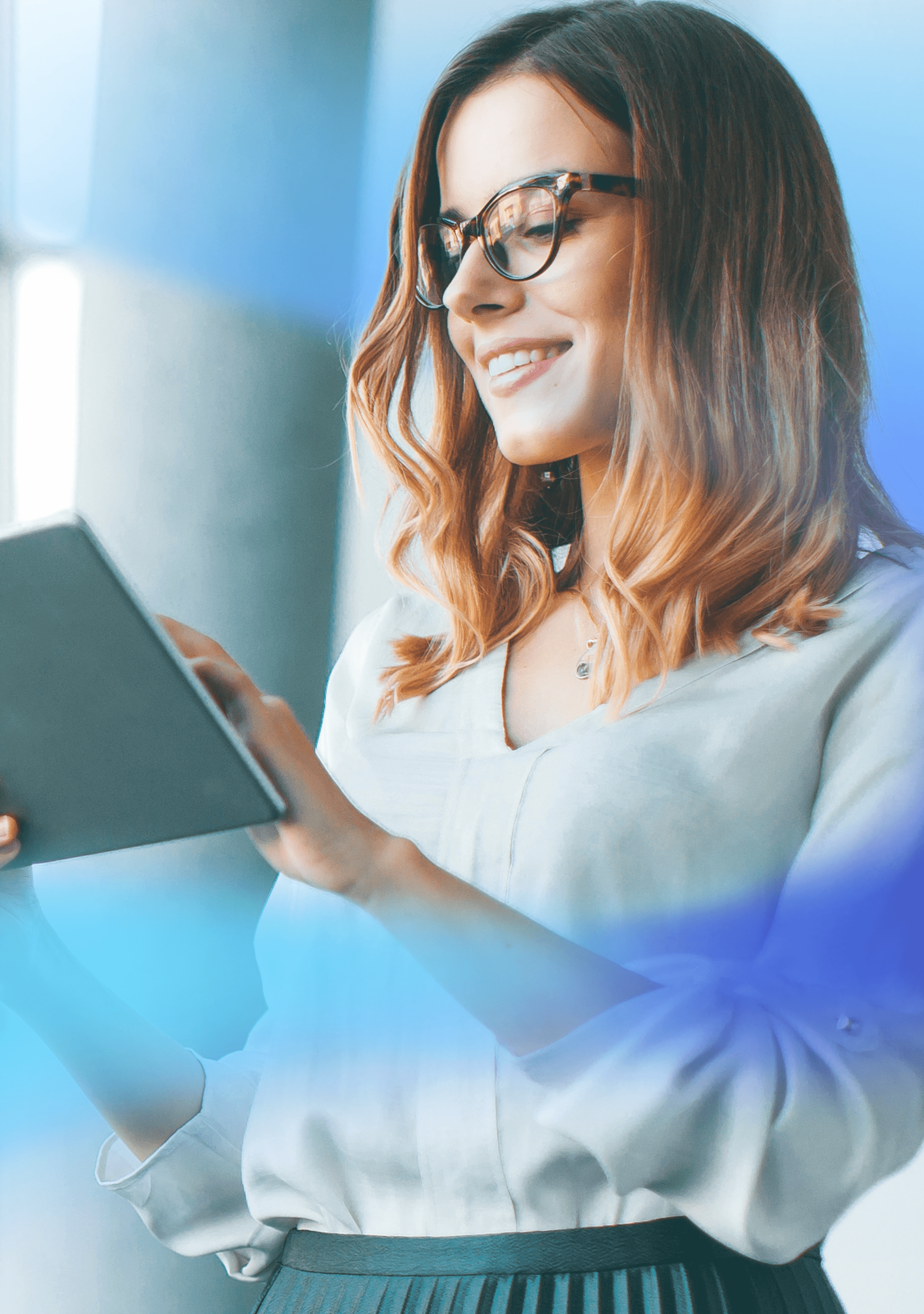 mujer usando una tablet