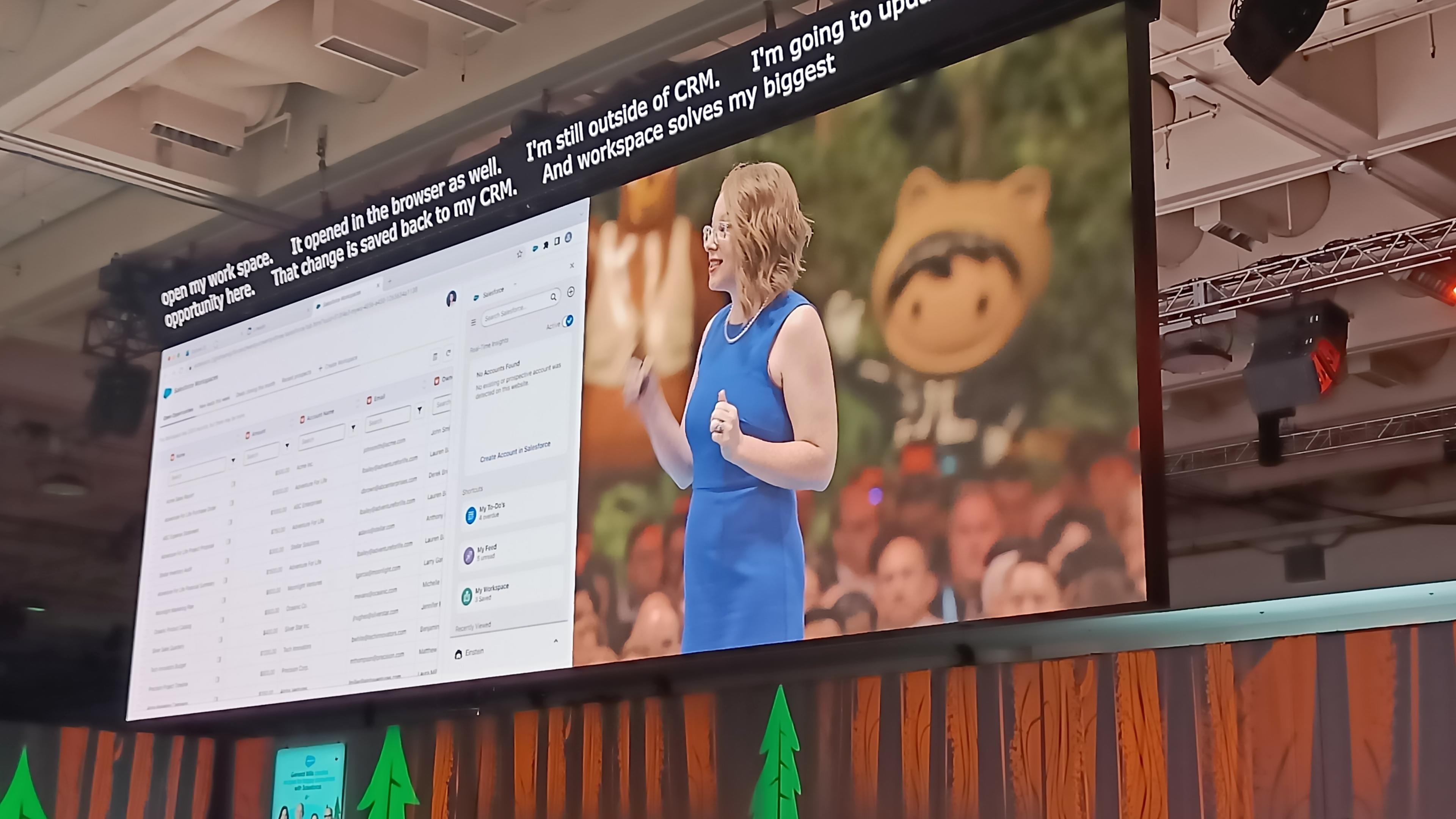 Dreamforce chica presentando..