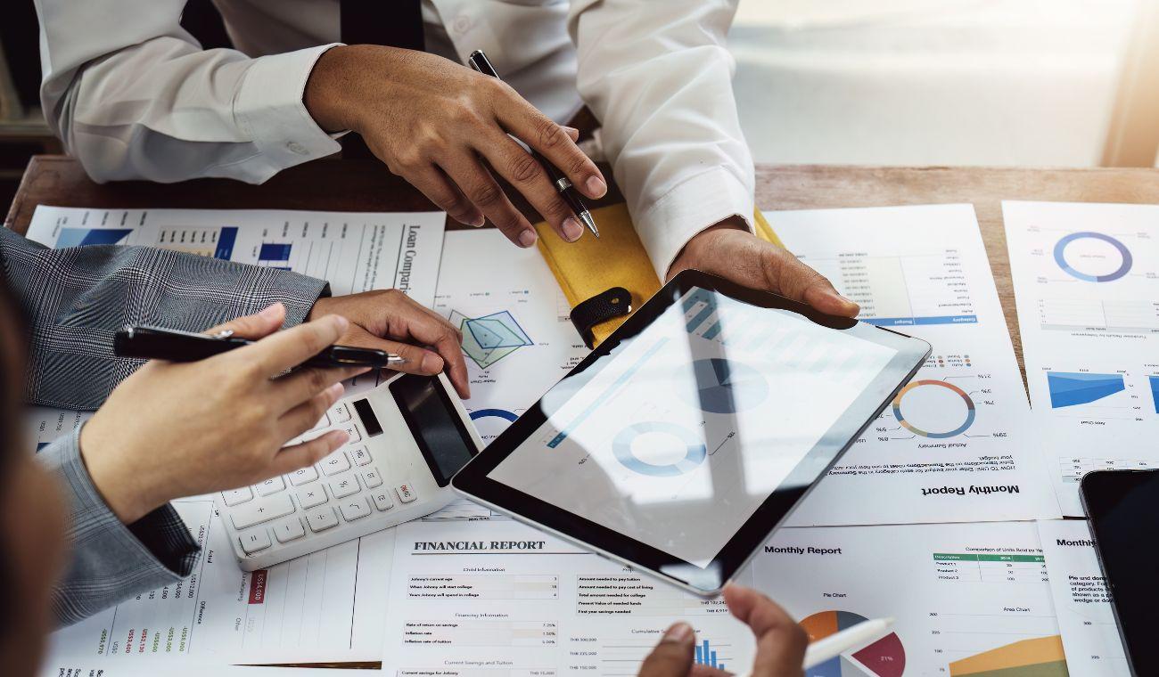 Características principales de la plataforma de analítica de Salesforce